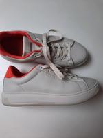 Tommy Hilfiger  Sneaker 41  neuwertig Kr. Altötting - Reischach Vorschau