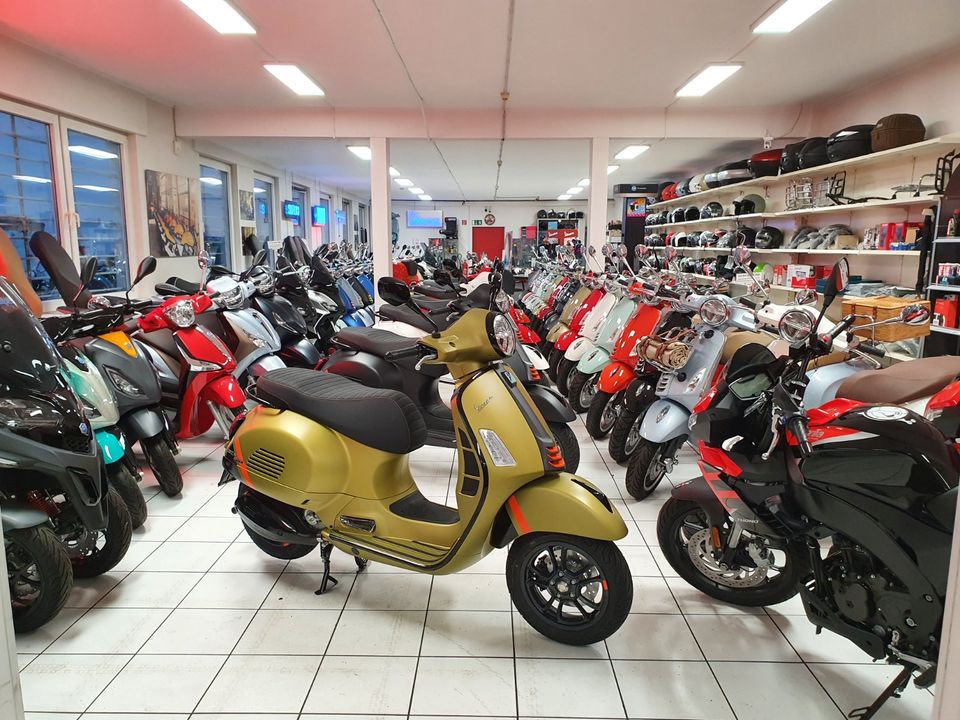 Vespa GTS 300 Super Sport in Düsseldorf