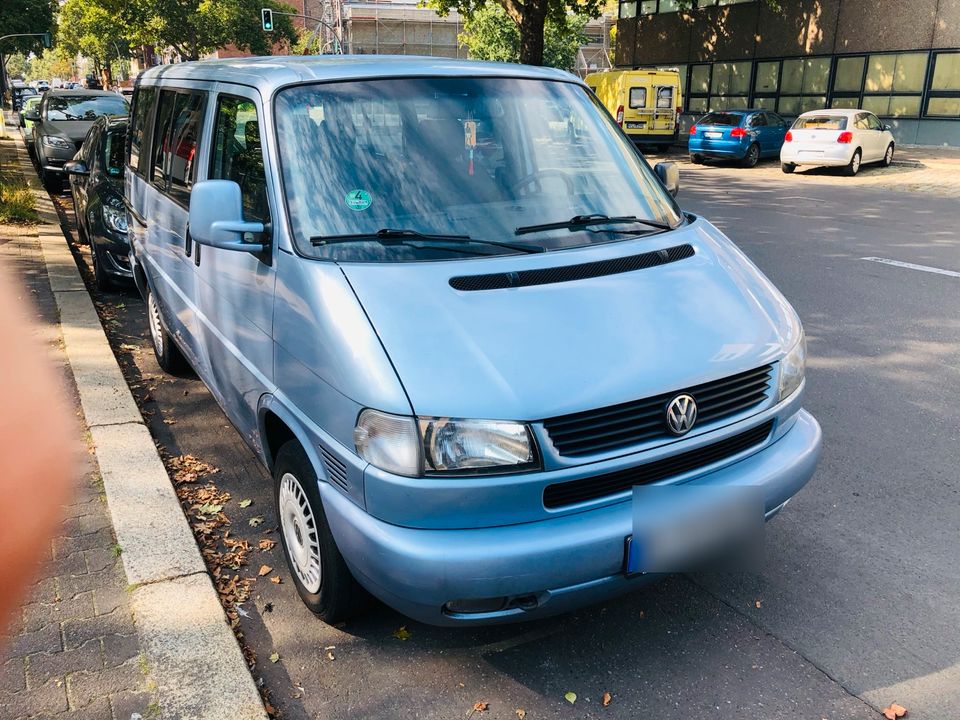 VW T4 Caravelle GL (Grand Deluxe) in Berlin