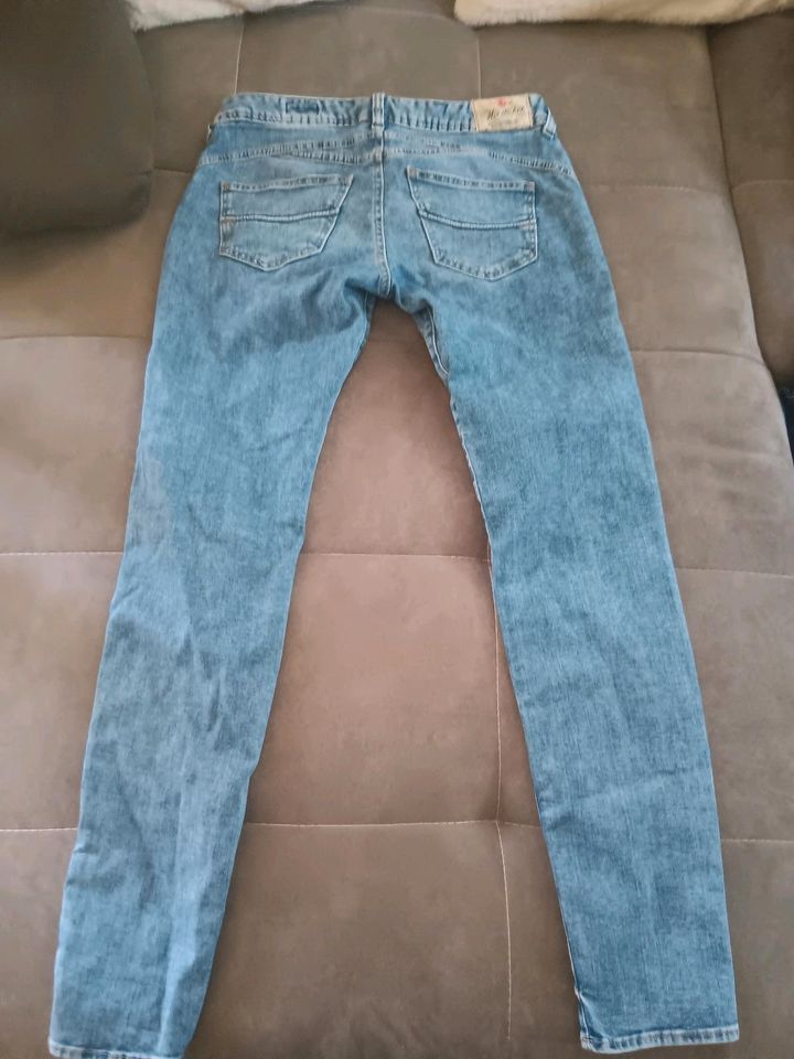 Herrlicher Jeans gila slim 30/32 neuwertig in Bielefeld