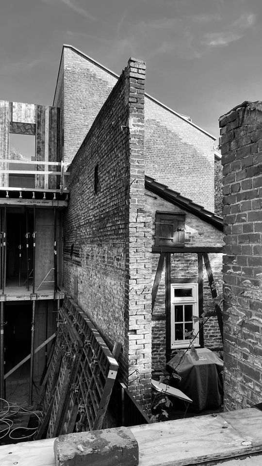 Dörnbergstraße: Juwel historischen Erbes. 2 Zimmer-Luxus-Wohnung mit begrünter Dachterrasse in Kassel