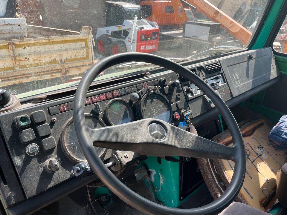 Unimog 1750 mit HIAB 190 Kran in Neschwitz