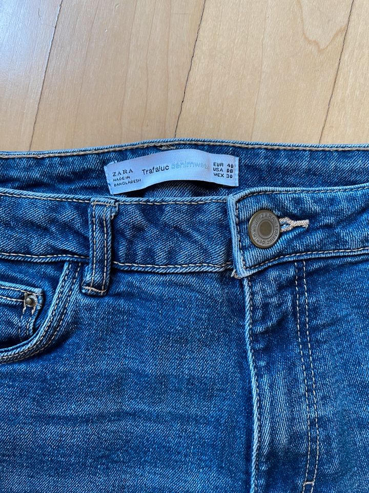 Verschieden Shorts Jeanshosen in Heppenheim (Bergstraße)