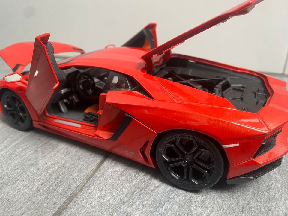 Modell Lamborghini in Roetgen