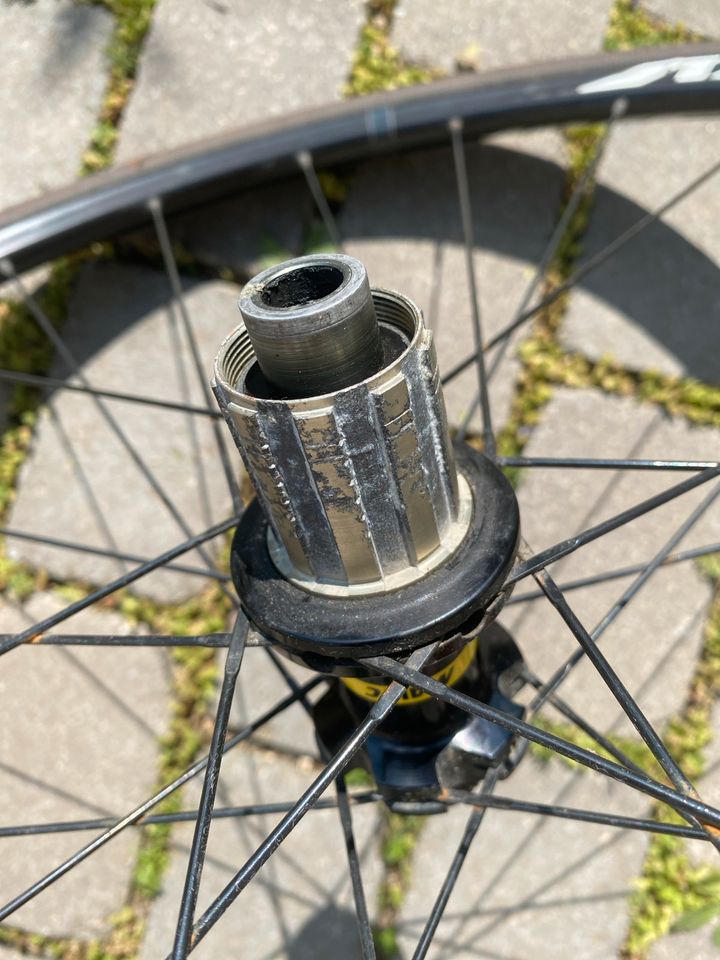 Mavic Aksium Disc Laufradsatz mit Continental Reifen in Bielefeld