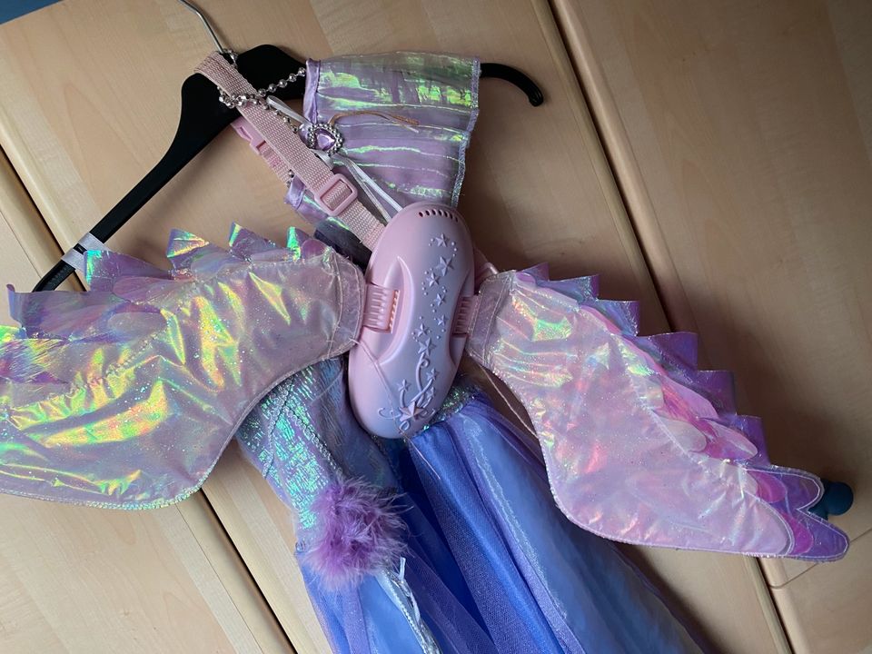 Barbie pegasus Fasching Kostüm mit magical Musikflügel mit Staub in Bayern  - Kaufering | eBay Kleinanzeigen ist jetzt Kleinanzeigen