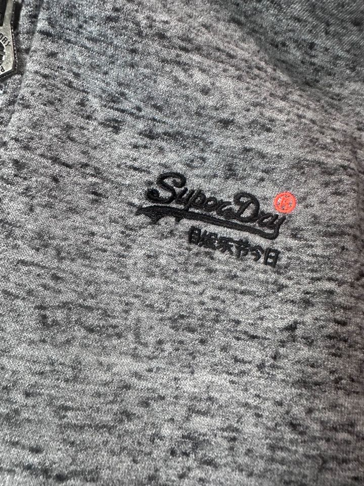 SuperDry Zipper Hoddie Größe S Grau in Herrenberg