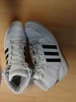 hohe adidas Sneakers, Größe 39 Hessen - Kirchhain Vorschau