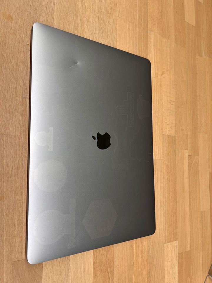 MacBook Pro 16“ 2019 i7 16GB 512GB SSD in München