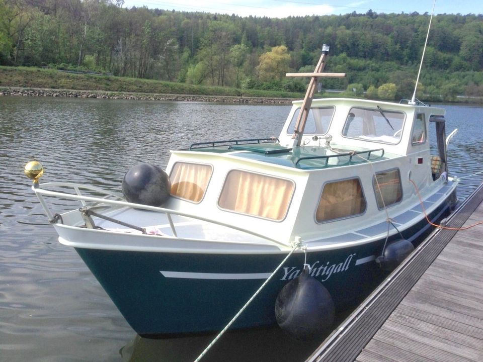 Verdränger, Kajütboot, 8,30 m x 2,65 m x 0,85m Diesel :-) in Alzenau