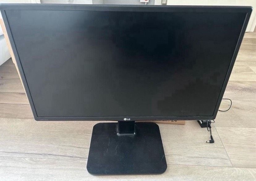 PC Monitor LED LG 24 Bk neuwertig originale Verpackung in Taucha