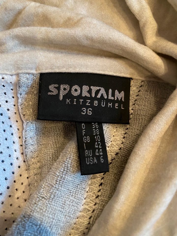 Ungetragene Sweatshirtjacke von Sportalm in Oeversee