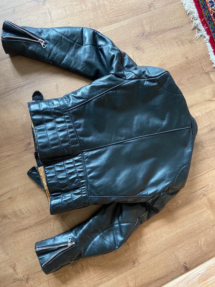 Harro Lederjacke Motorrad 48 / S schwarz Original gefüttert in Steinau an der Straße