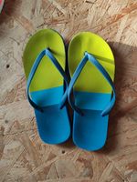 Flip Flops Jungen Gr. 35 36 Badeschuhe blau grün Bayern - Mintraching Vorschau