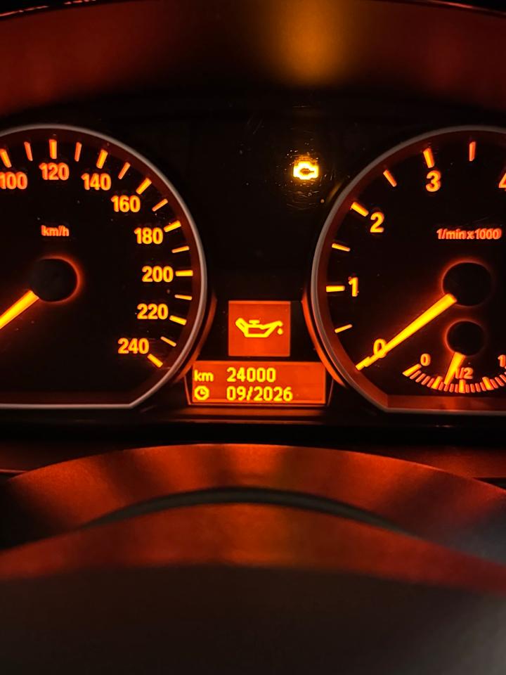 Bmw 118i E88 Cabrio Facelift, TÜV neu, Unfallfrei, Rostfrei in Murnau am Staffelsee