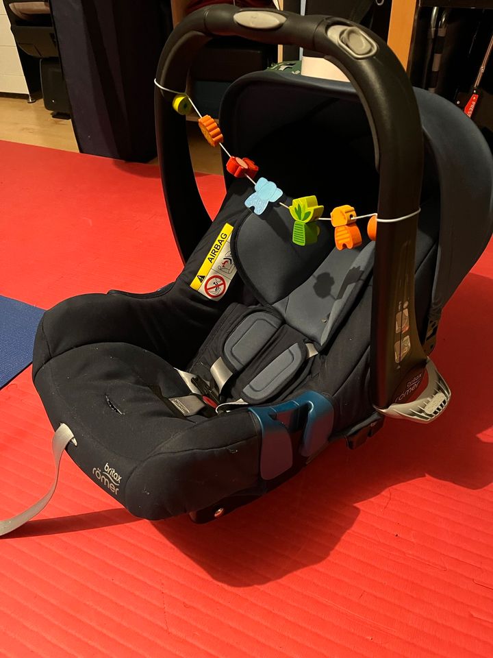 Babyschale Maxi Cosi blau in Volkertshausen