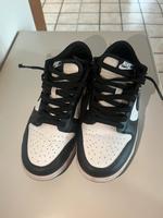 Nike Dunk low schwarz/weis gut erhalten Bayern - Forstinning Vorschau