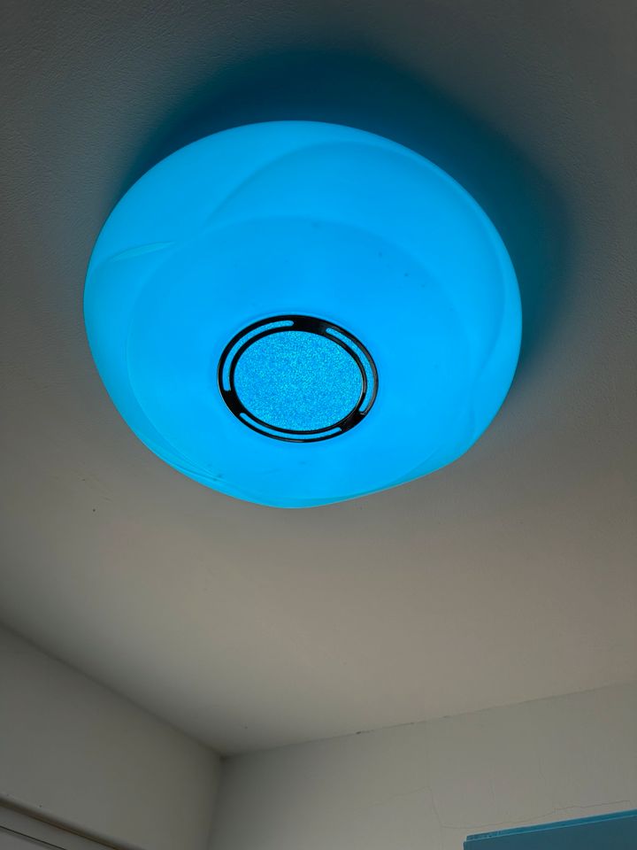 Lampe Deckenlampe mit farbwechsel und Fernbedienung Badezimmer in Langenhagen
