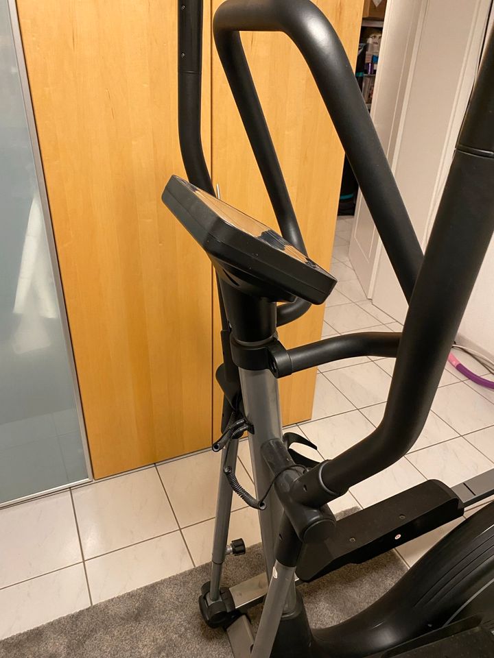 Crosstrainer Power X 11 mit Trainingscomputer in Hanau