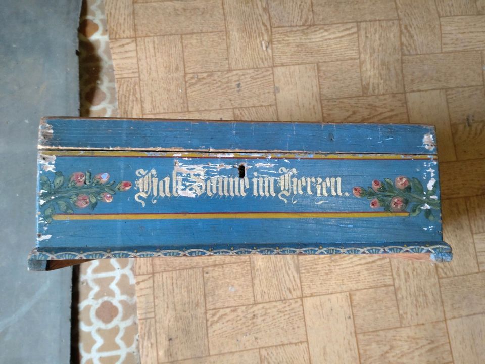 Alte Holzschachtel Kiste Konfirmation in Döbeln