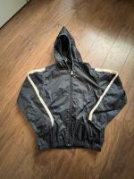 Tommy Hilfiger Jacke Gr. 140 Niedersachsen - Schiffdorf Vorschau