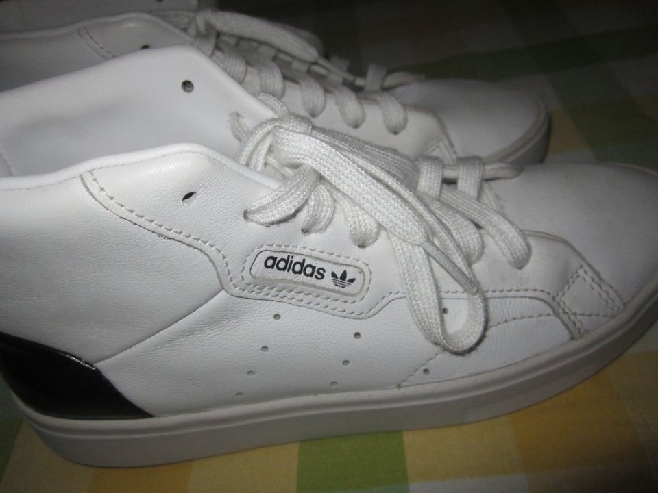 1 Paar hohe Adidas SLEEK MID W Sneaker weiß Gr. 37  1/3 in Dillingen (Saar)