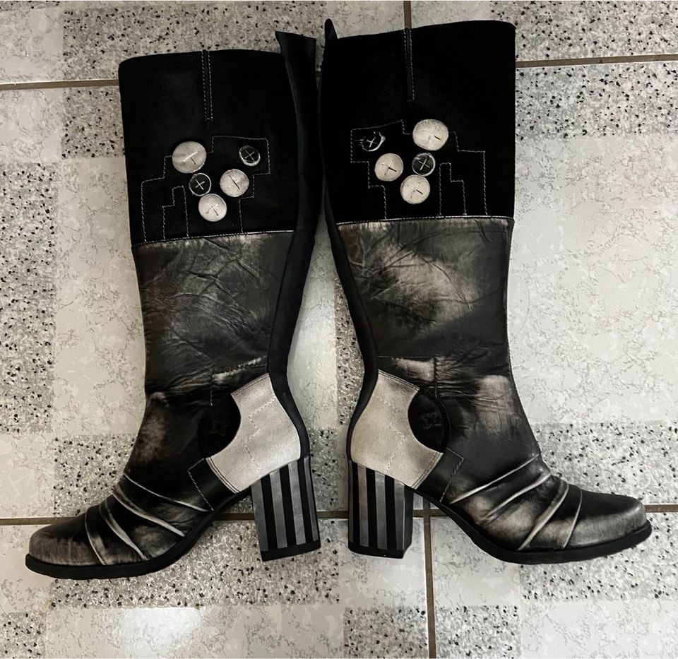 NEU Maciejka Gr. 38 Stiefel Schuhe Designer schwarz grau in Merzig