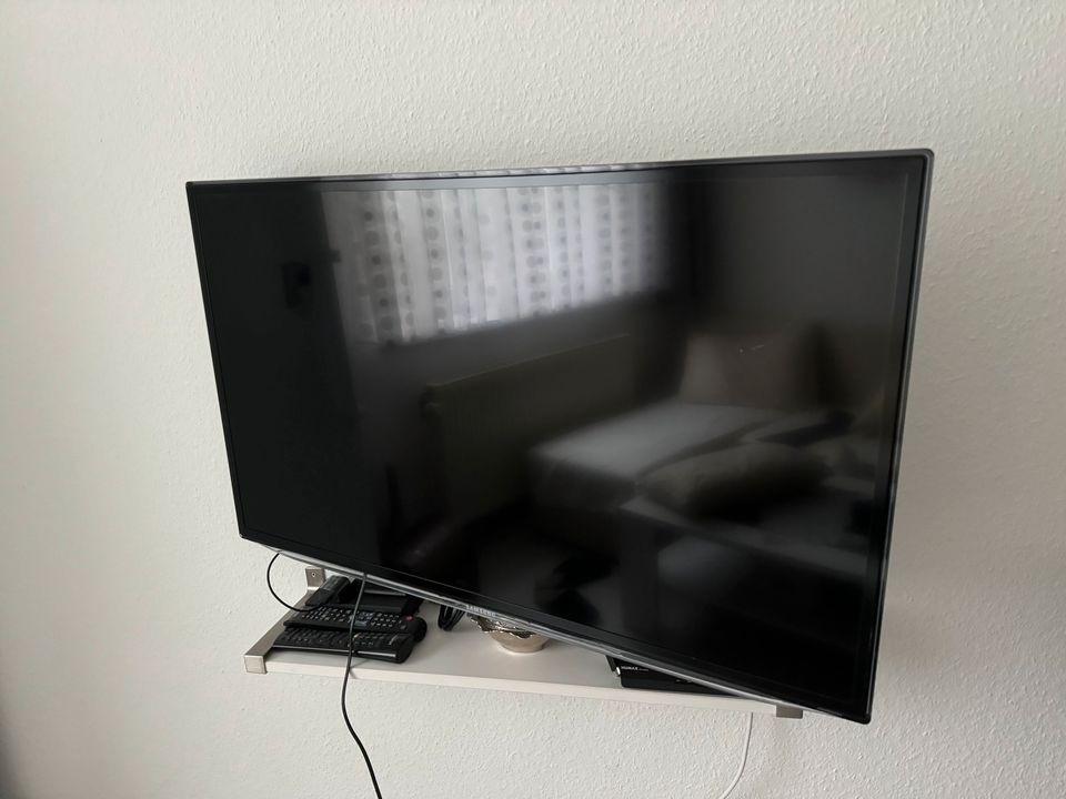 Samsung Smart TV 40zoll 102cm 3D Brille in Bergneustadt