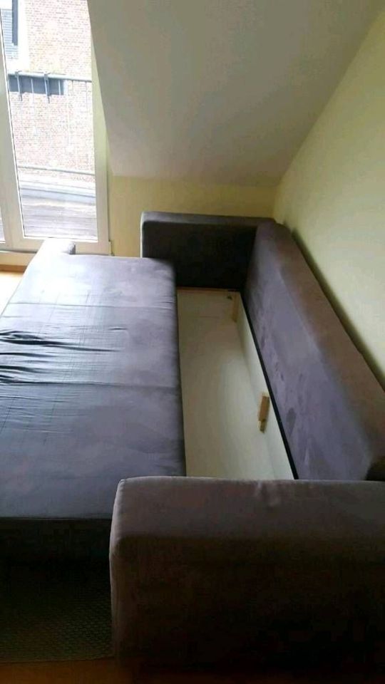 Tolle Couch mit Schlaffunktion Sofa Schlafsofa Dreisitzer in Rheinbach