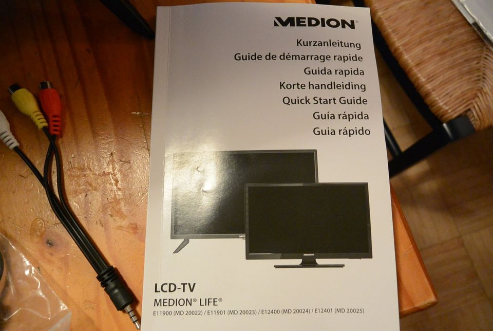 Medion LCD-TV plus Soundbar in Meckenheim