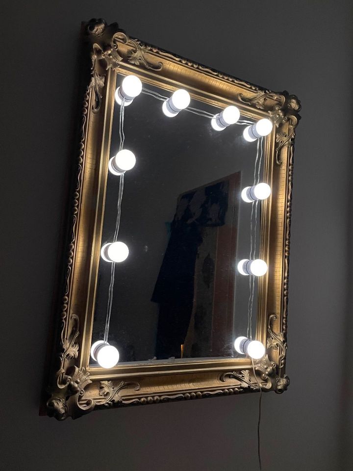 neuer Spiegel in Rahmen antik mit Beleuchtung (abnehmbar) in Steffenshagen