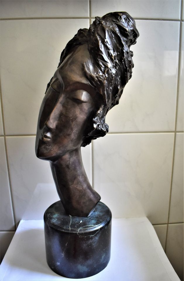 Bronze Büste 44 cm Kopf Frau Hommage Modigliani Skulptur Plastik in Mosbach