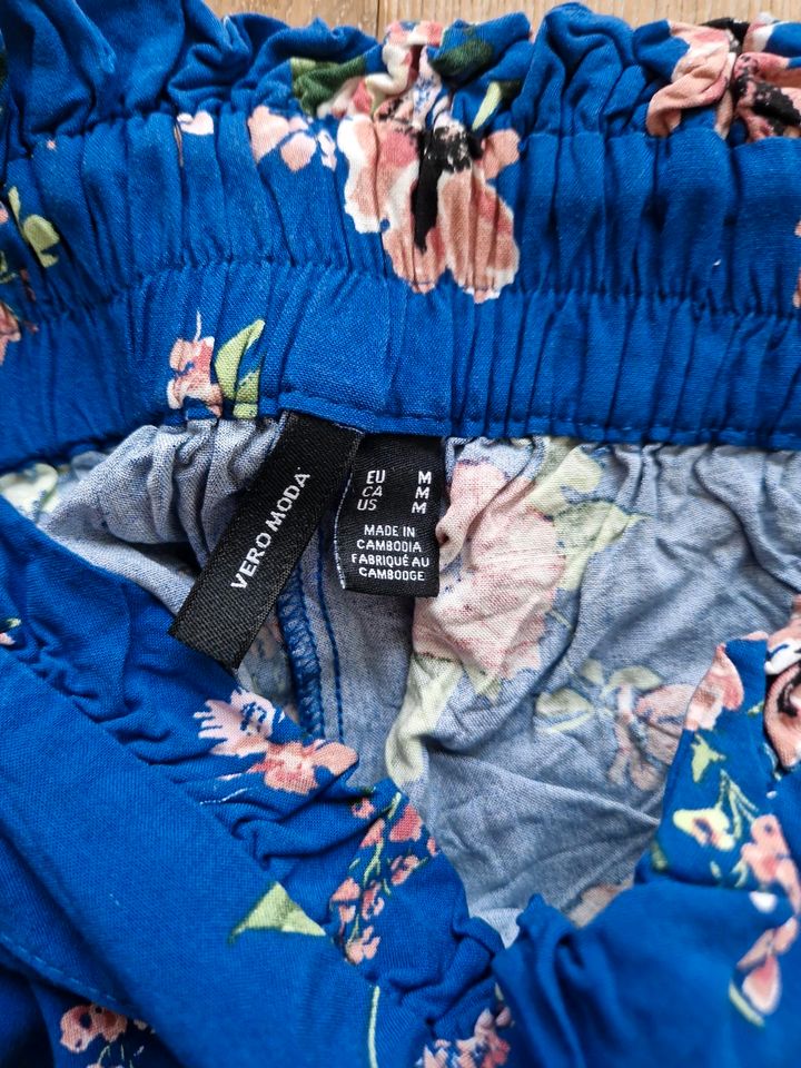 Vero Moda Shorts mit Rüschenbund und Gürtel M/38 Viscose in Nürnberg (Mittelfr)