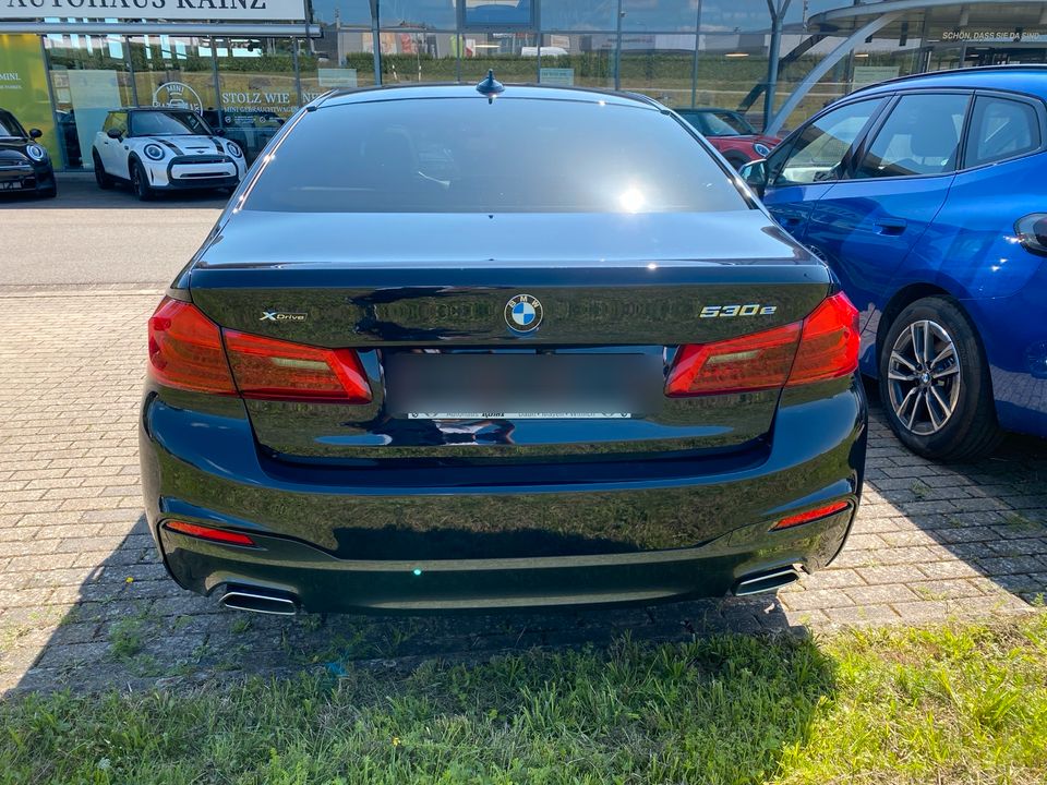 BMW  530e Xdrive Plugin Hybrid M pac 360 Kamera in Düsseldorf