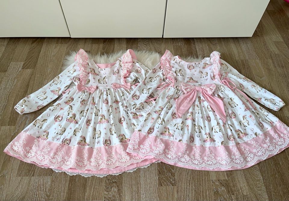 Zwillinge Handmade Kleid Geburtstag rosa 104 Pferde Blumen in Sulz