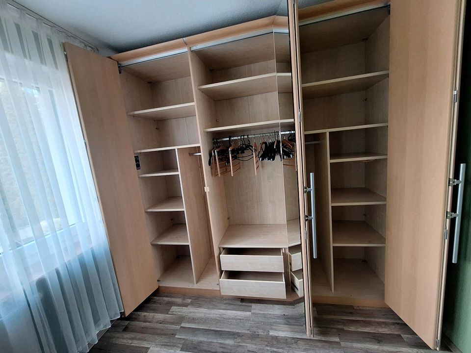 4tlg. Schlafzimmer in Buche: Kleiderschrank, Bett, Nachtschränke in Pirna