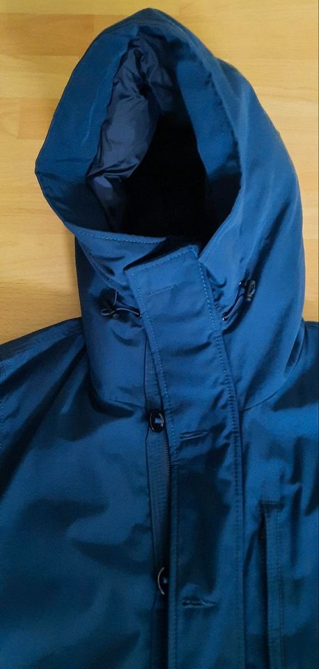 Winter-Jacke mit Kapuze von Zara Man blau XL in Hamburg