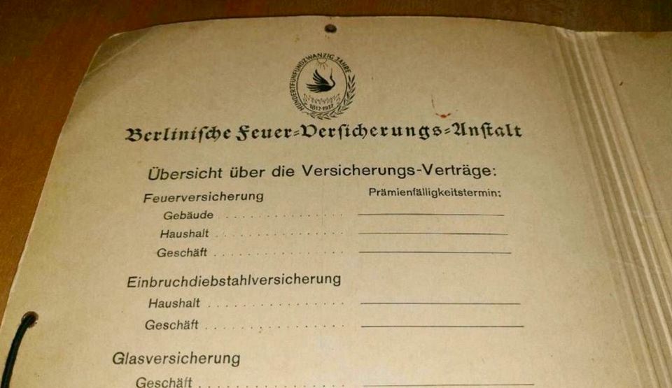 Emailschild gewölbt, „Berlinische“ Boos & Hahn, Ortenburg-Baden in Kösching