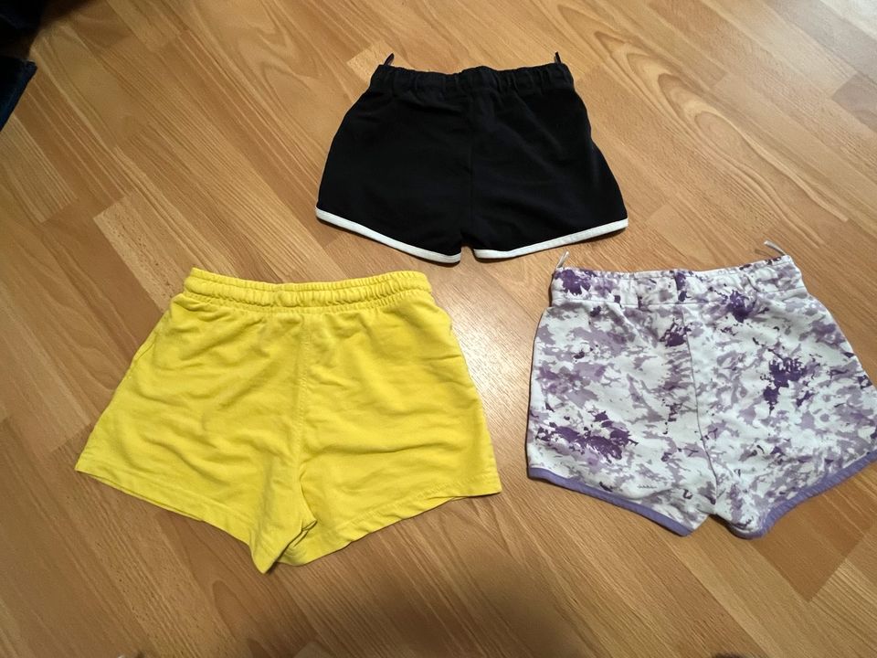 Kürze Shorts in Brühl