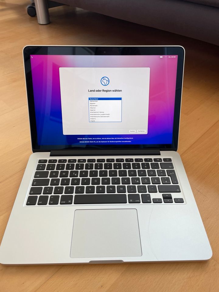 MacBook Pro 13.3 “Model A1502 Retina display  2.7Ghz, 8GB 256GB in Hamburg