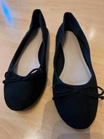 Ballerinas Schwarz Gr. 40 Gebraucht Neuhausen-Nymphenburg - Neuhausen Vorschau