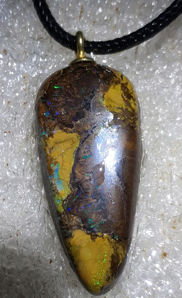 Nut Boulder Matrix Opal Anhänger in Bad Emstal