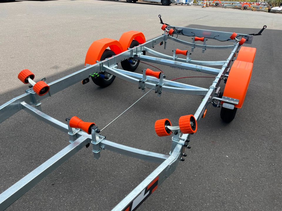 Tandem Bootstrailer 2.500 kg mit Stossdämpfer 100 km/h NEU in Weilerswist