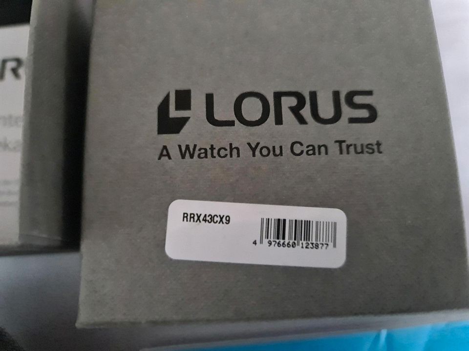 Lorus Kinderuhr RRX43CX9 ungetragen in Lieg