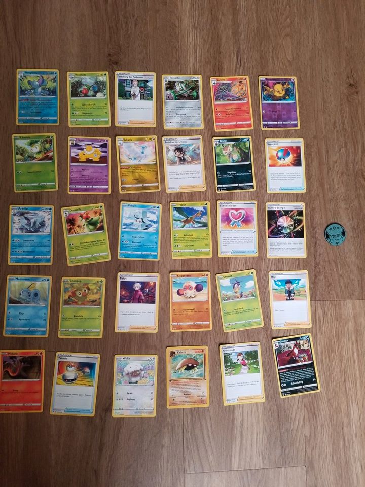 30 Stk. Pokemon Sammelkarten deutsch Schwert&Schild Holo Reverse in Dresden