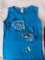 Hemd, Shirt, ärmelloses Shirt, Achselshirt Gr. 98/104 mit Fische Berlin - Köpenick Vorschau