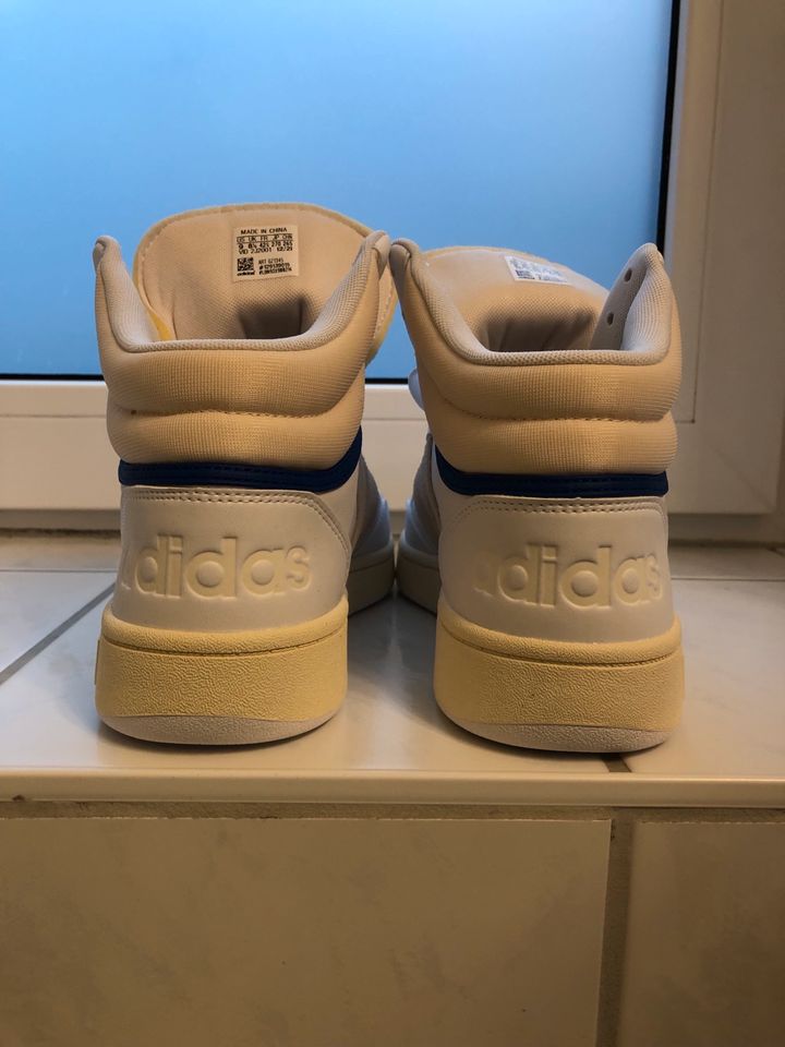 Adidas Sneaker Hoops 3.0 Mid weiß beige NEU und OVP Größe 42 2/3 in Hamburg