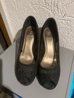 Pumps High Heels Spitze Gr. 41 Nordrhein-Westfalen - Düren Vorschau