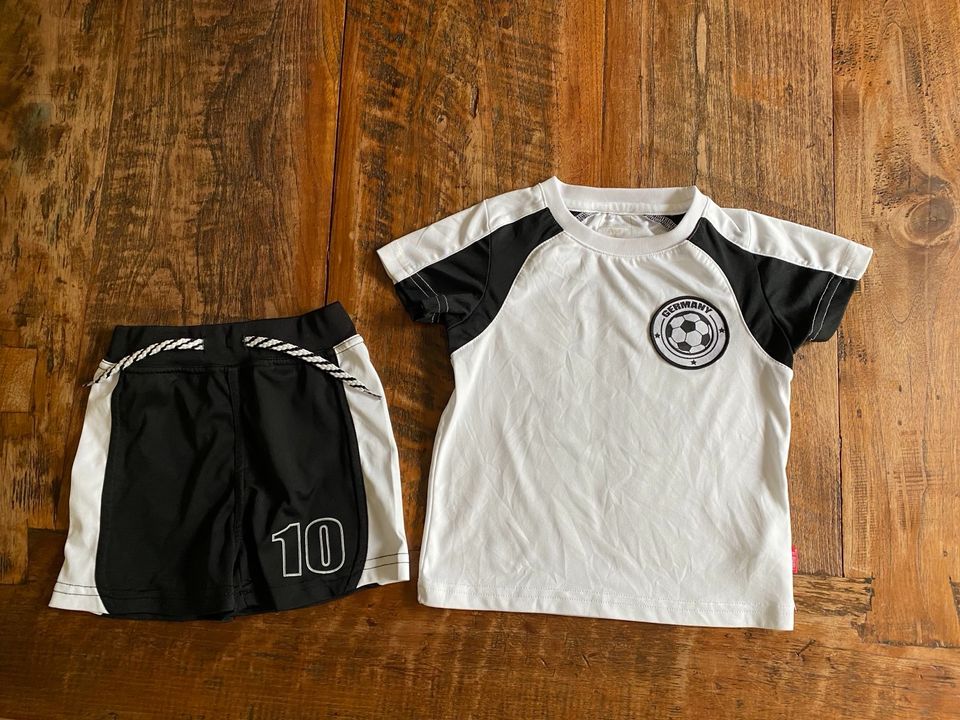 Deutschland Trikot und Hose Gr. 86 Name it in Essen