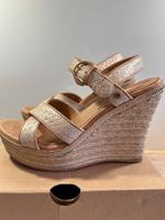 UGG Sandale Keilabsatz, Gr.38, beige Hamburg-Mitte - Hamburg Neustadt Vorschau